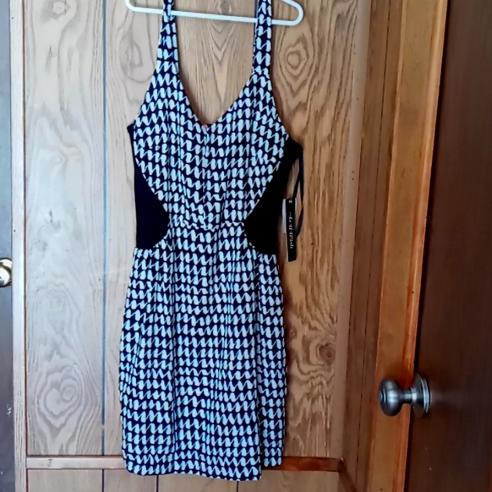 Sleeveless dress